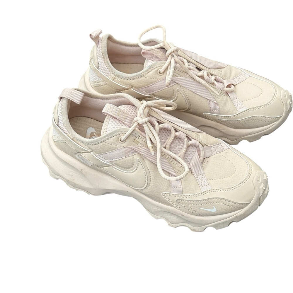 Nike Womens TC 7900 Sanddrift Walking Hiking Shoe HF1055-133 Women’s Size 7 - Picture 5 of 13